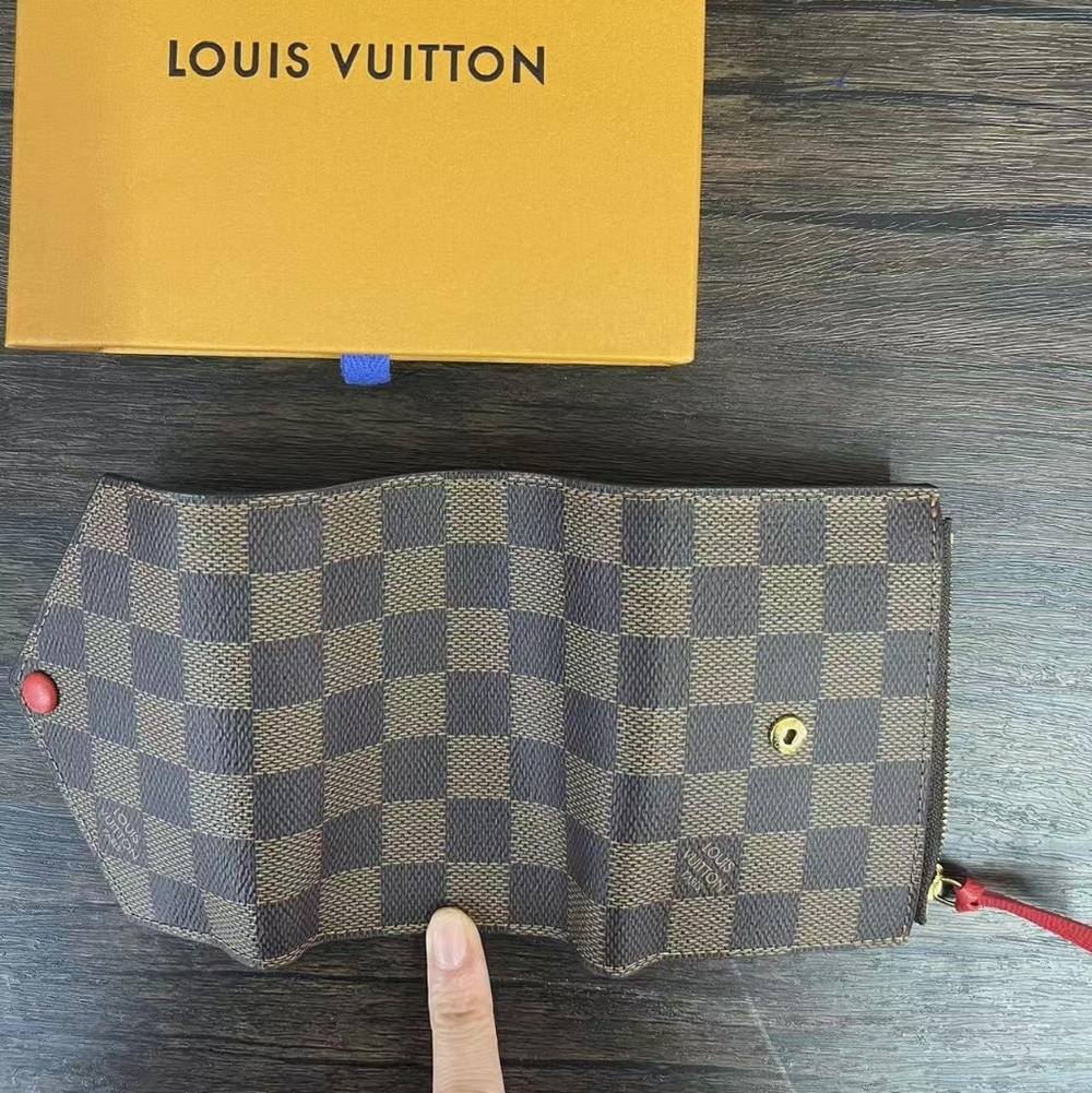 Louis Vuitton Victorine Wallet - Picture 8 of 10